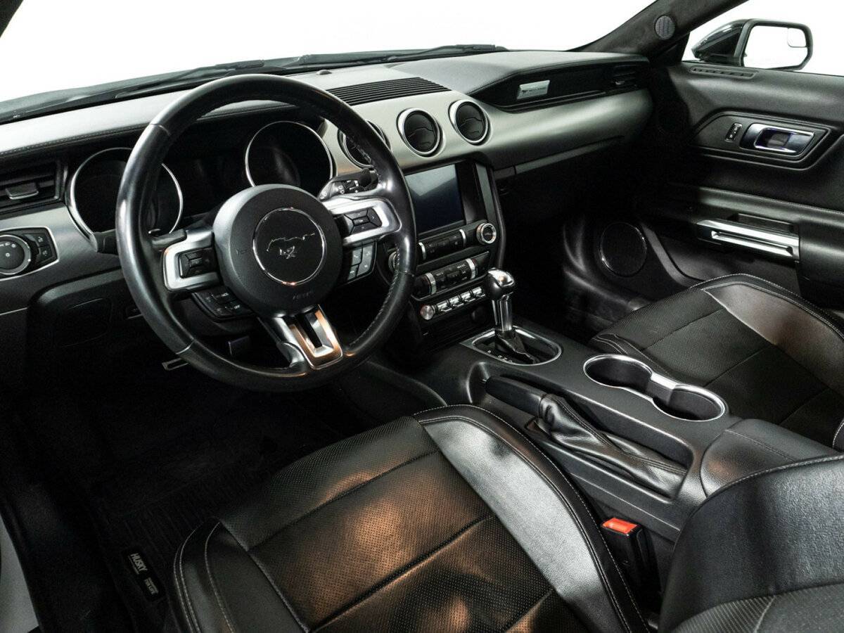 Ford Mustang с пробегом — 2018 год. Фото: #10