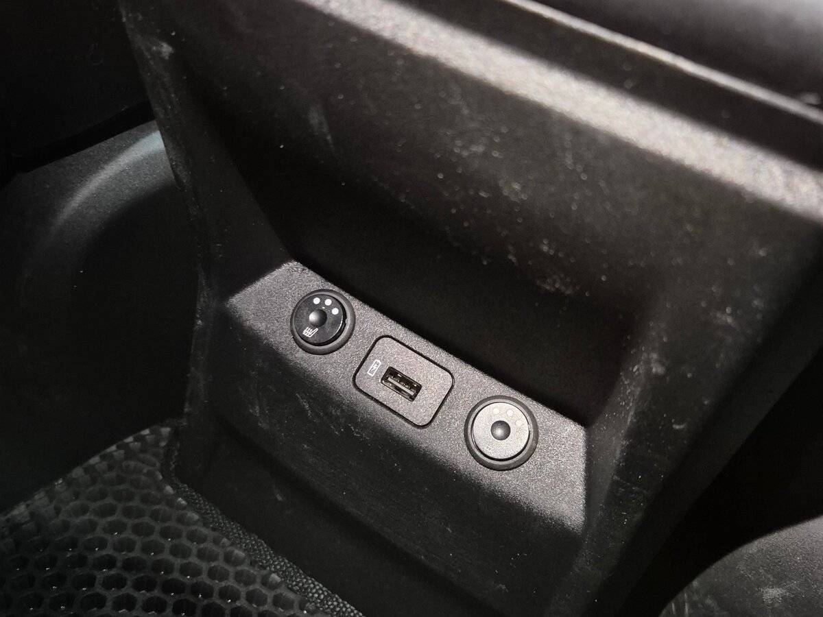 Changan UNI-V с пробегом — 2023 год. Фото: #21