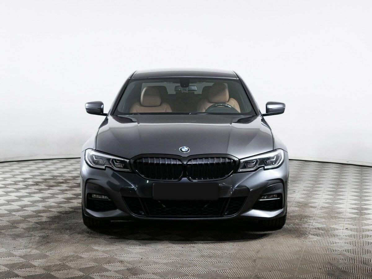 BMW 3 серии с пробегом — 2021 год. Фото: #1