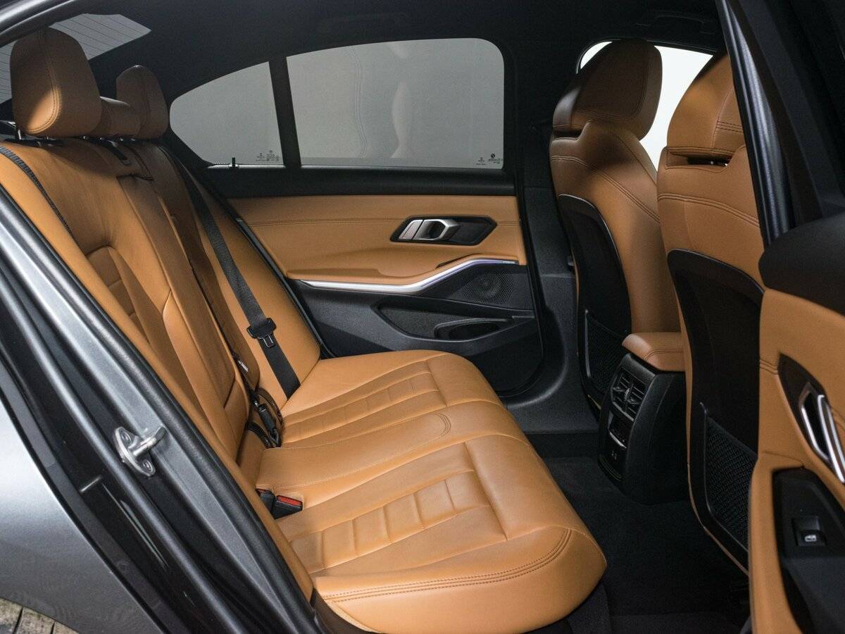 BMW 3 серии с пробегом — 2021 год. Фото: #12