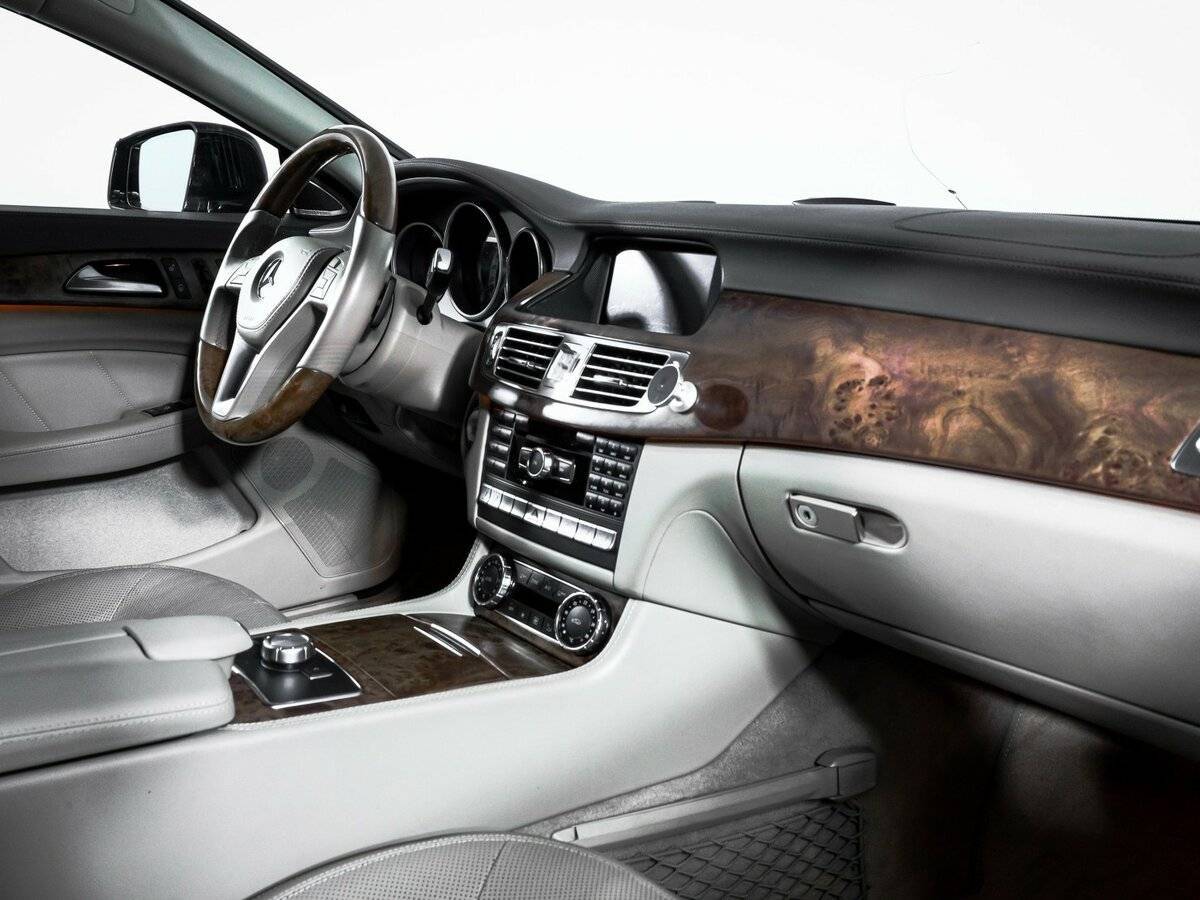 Mercedes-Benz CLS с пробегом — 2012 год. Фото: #8