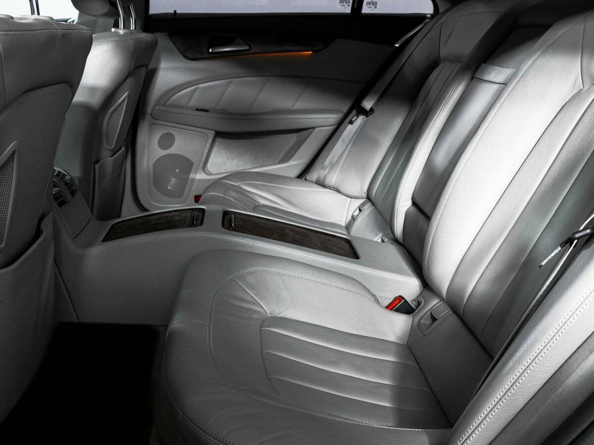 Mercedes-Benz CLS с пробегом — 2012 год. Фото: #9