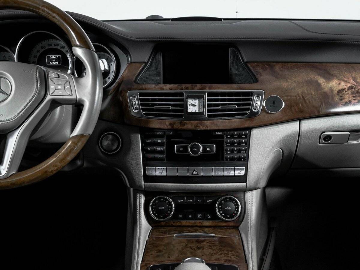 Mercedes-Benz CLS с пробегом — 2012 год. Фото: #12