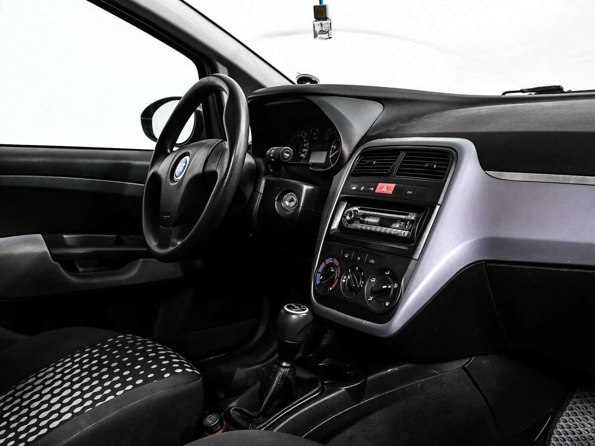 Fiat Punto с пробегом — 2006 год. Фото: #8