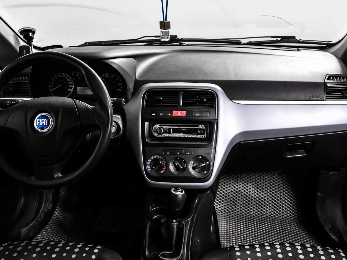 Fiat Punto с пробегом — 2006 год. Фото: #10