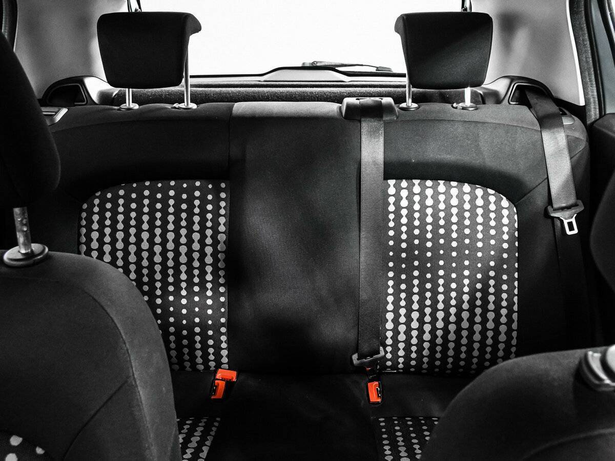 Fiat Punto с пробегом — 2006 год. Фото: #12