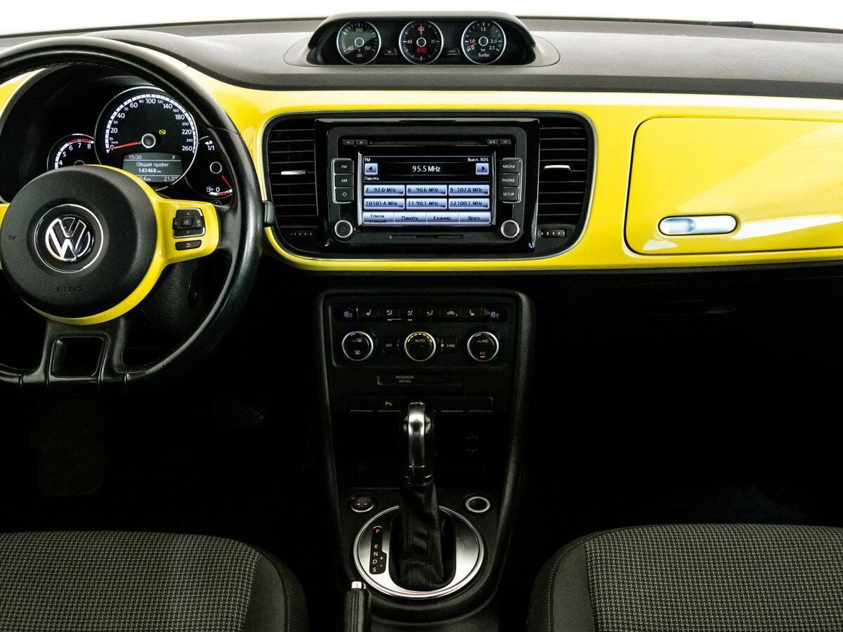 Volkswagen Beetle с пробегом — 2013 год. Фото: #15