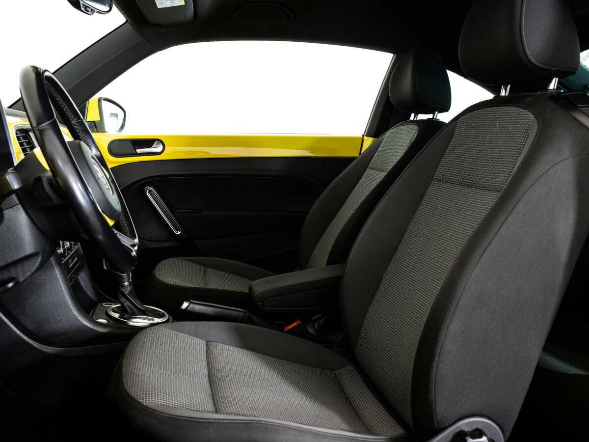 Volkswagen Beetle с пробегом — 2013 год. Фото: #18