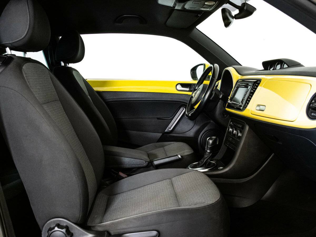 Volkswagen Beetle с пробегом — 2013 год. Фото: #19