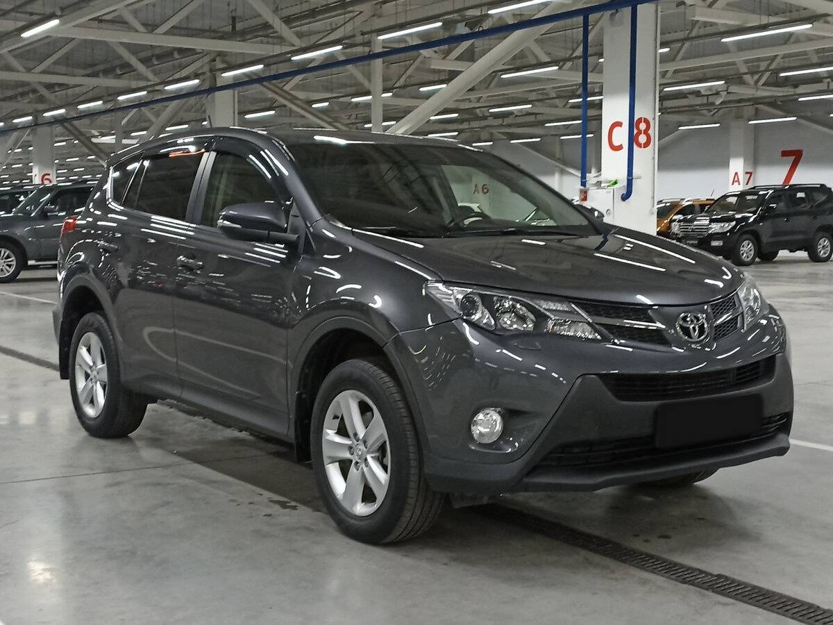 Toyota RAV4 с пробегом — 2013 год. Фото: #2
