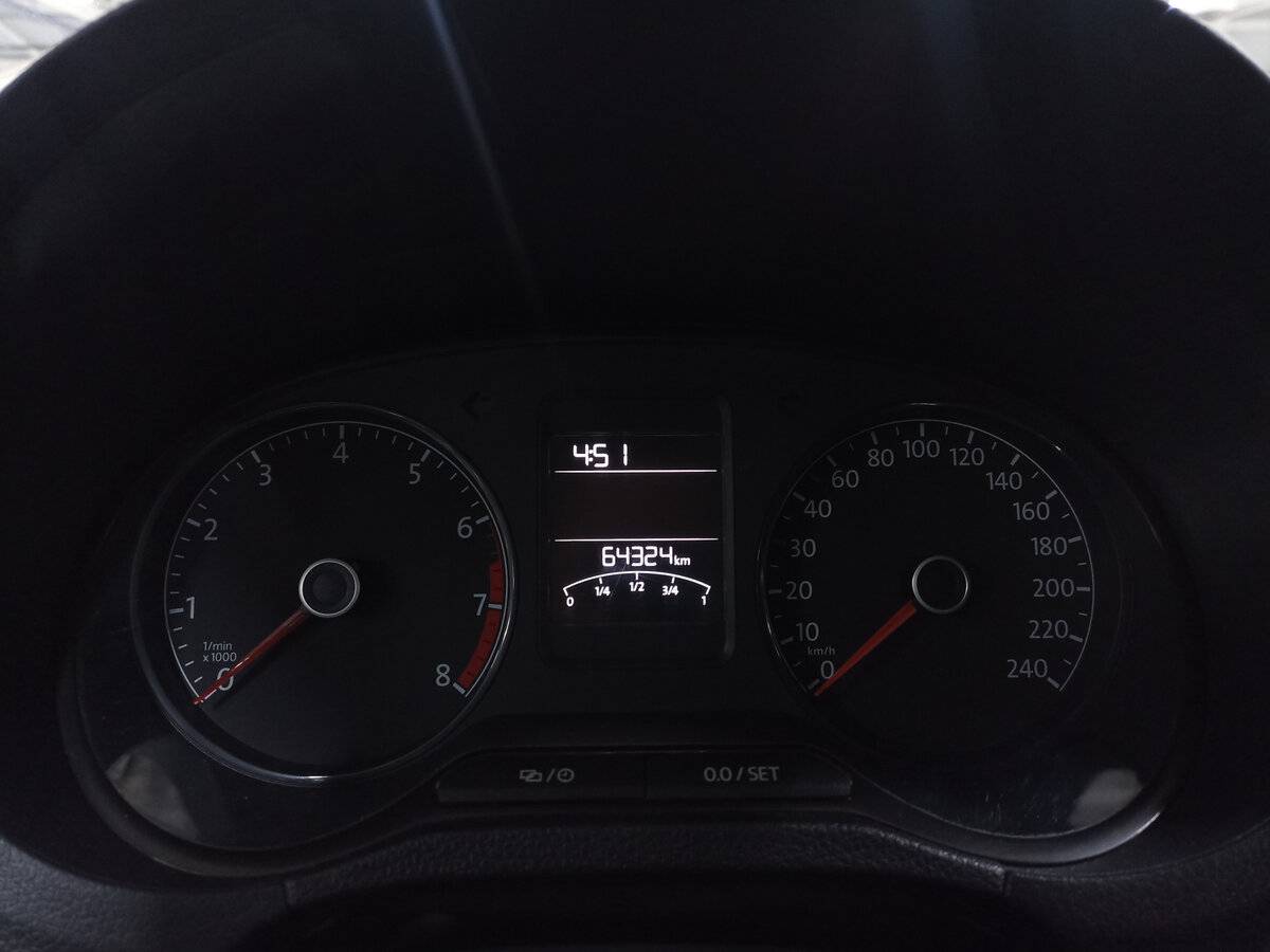 Volkswagen Polo с пробегом — 2018 год. Фото: #12