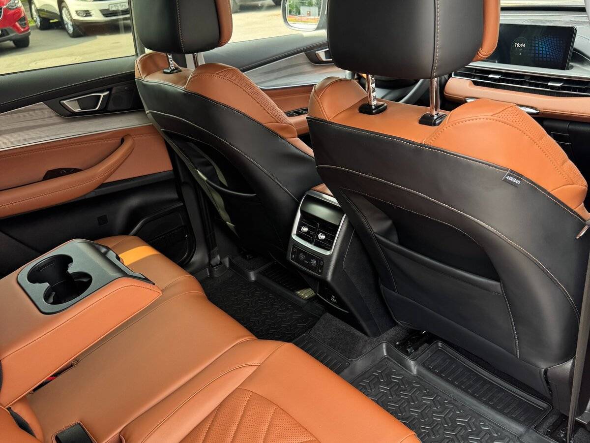 Chery Tiggo 8 Pro e+ с пробегом — 2023 год. Фото: #14