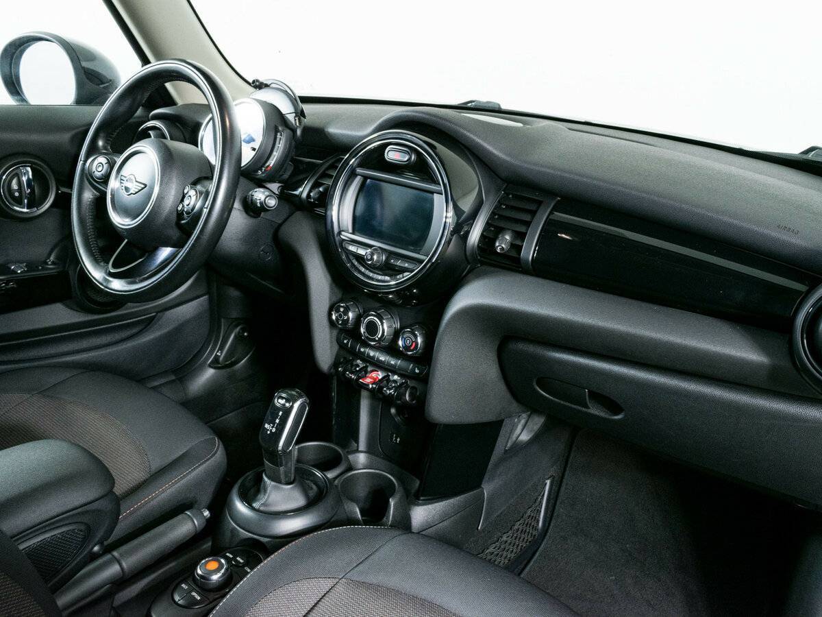 Mini Hatch с пробегом — 2018 год. Фото: #9