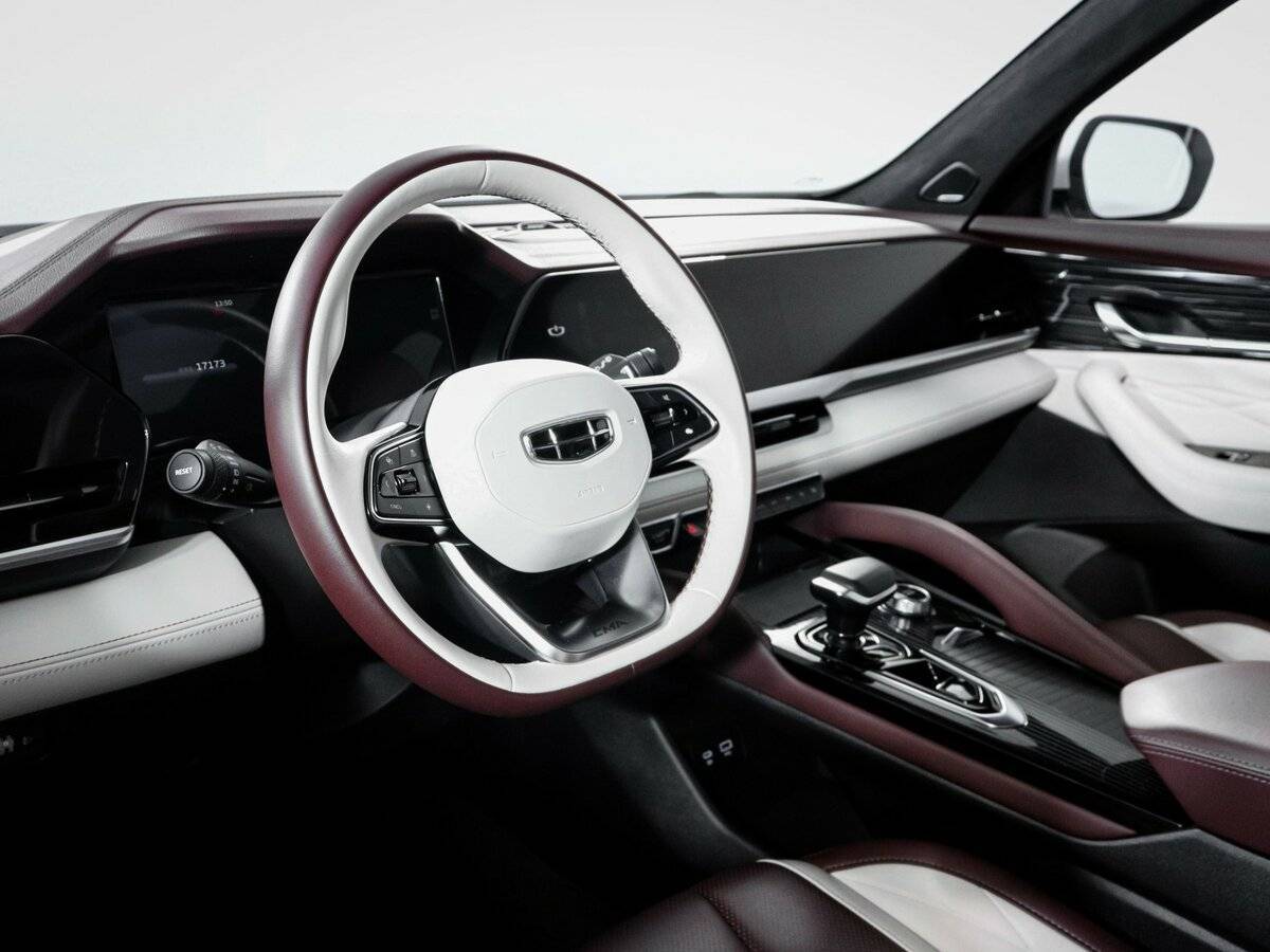 Geely Monjaro с пробегом — 2023 год. Фото: #13