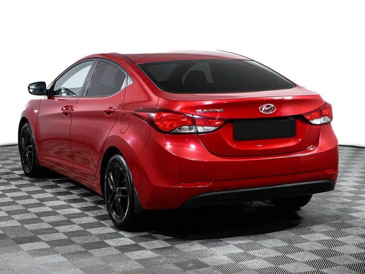 Hyundai Elantra с пробегом — 2015 год. Фото: #6