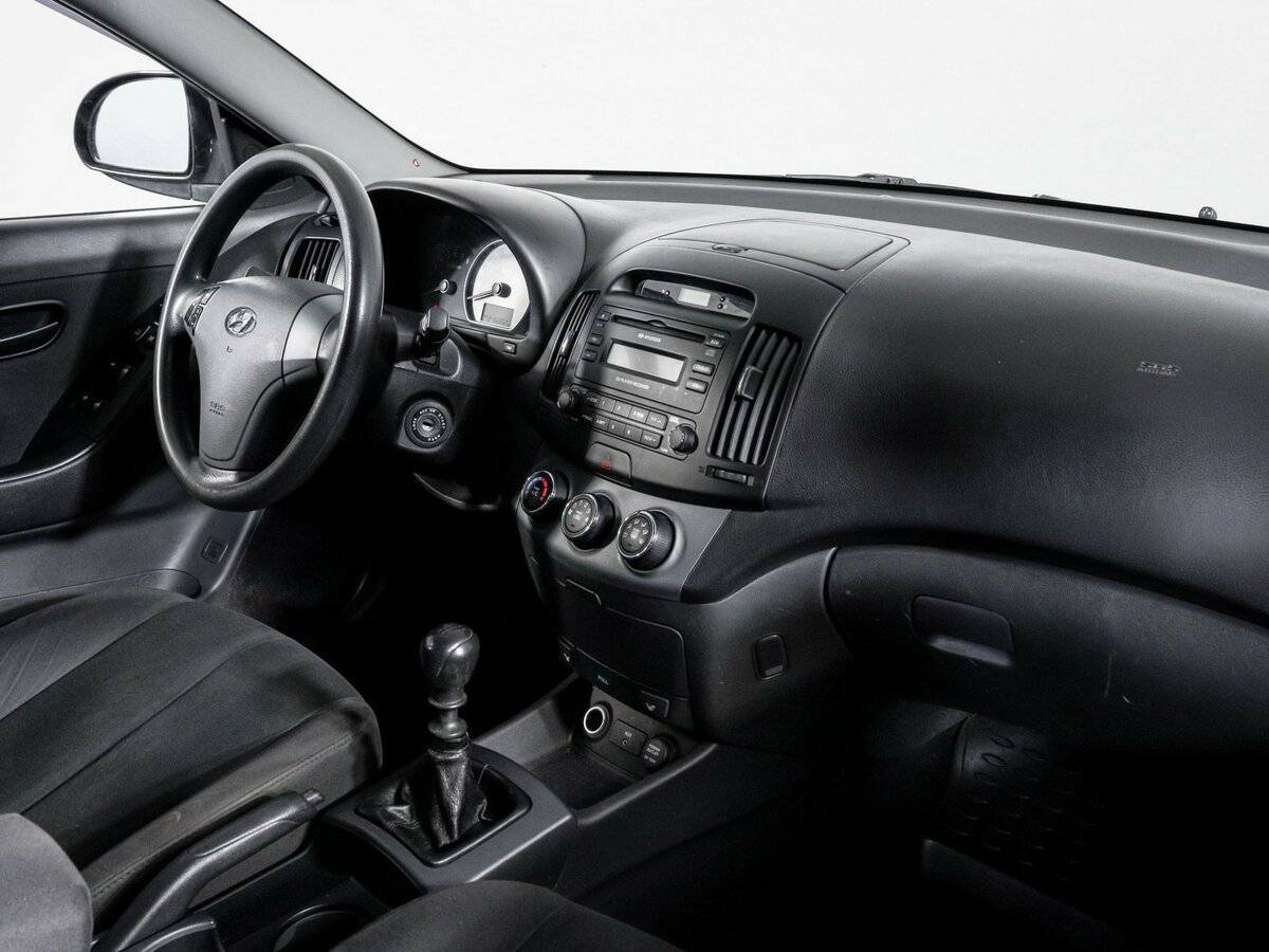 Hyundai Elantra с пробегом — 2008 год. Фото: #8