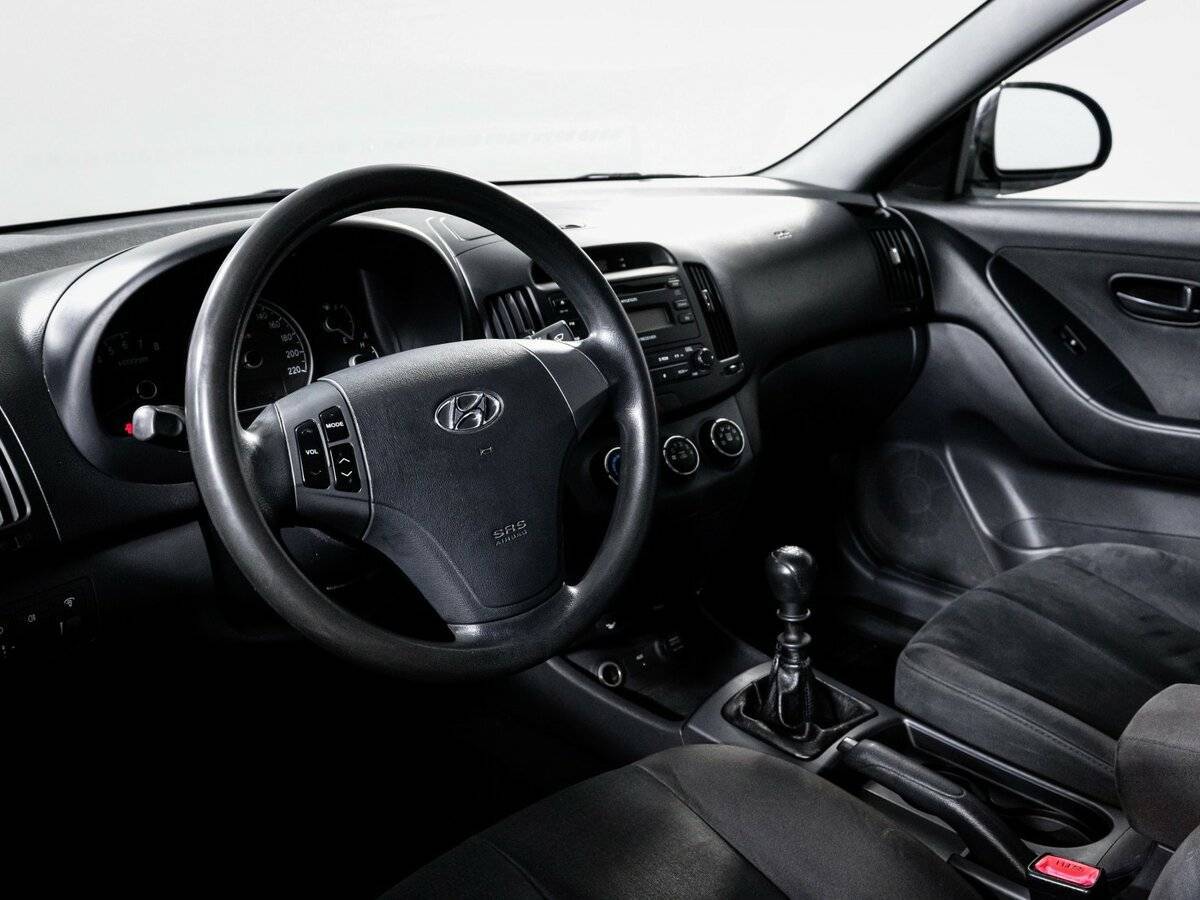 Hyundai Elantra с пробегом — 2008 год. Фото: #13