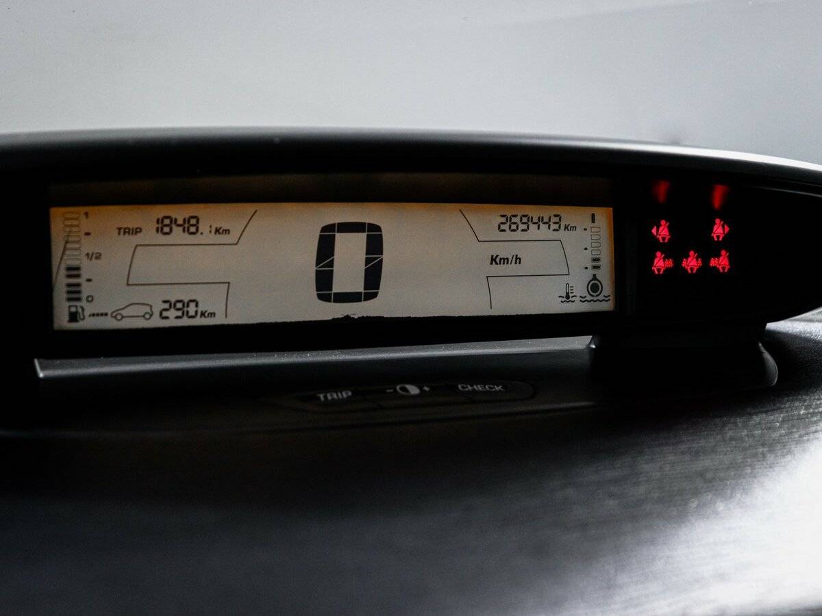 Citroen C4 с пробегом — 2008 год. Фото: #10