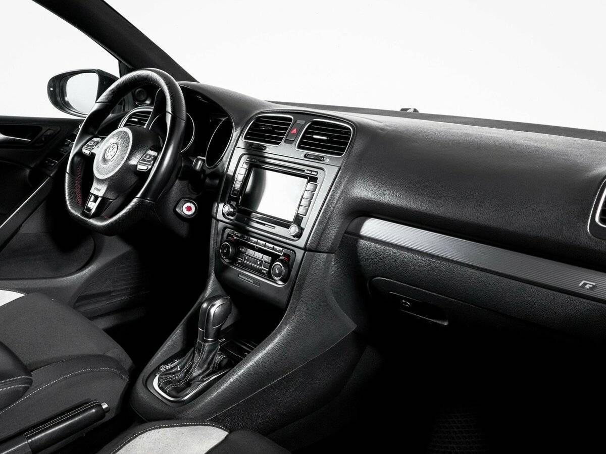Volkswagen Golf R с пробегом — 2012 год. Фото: #8