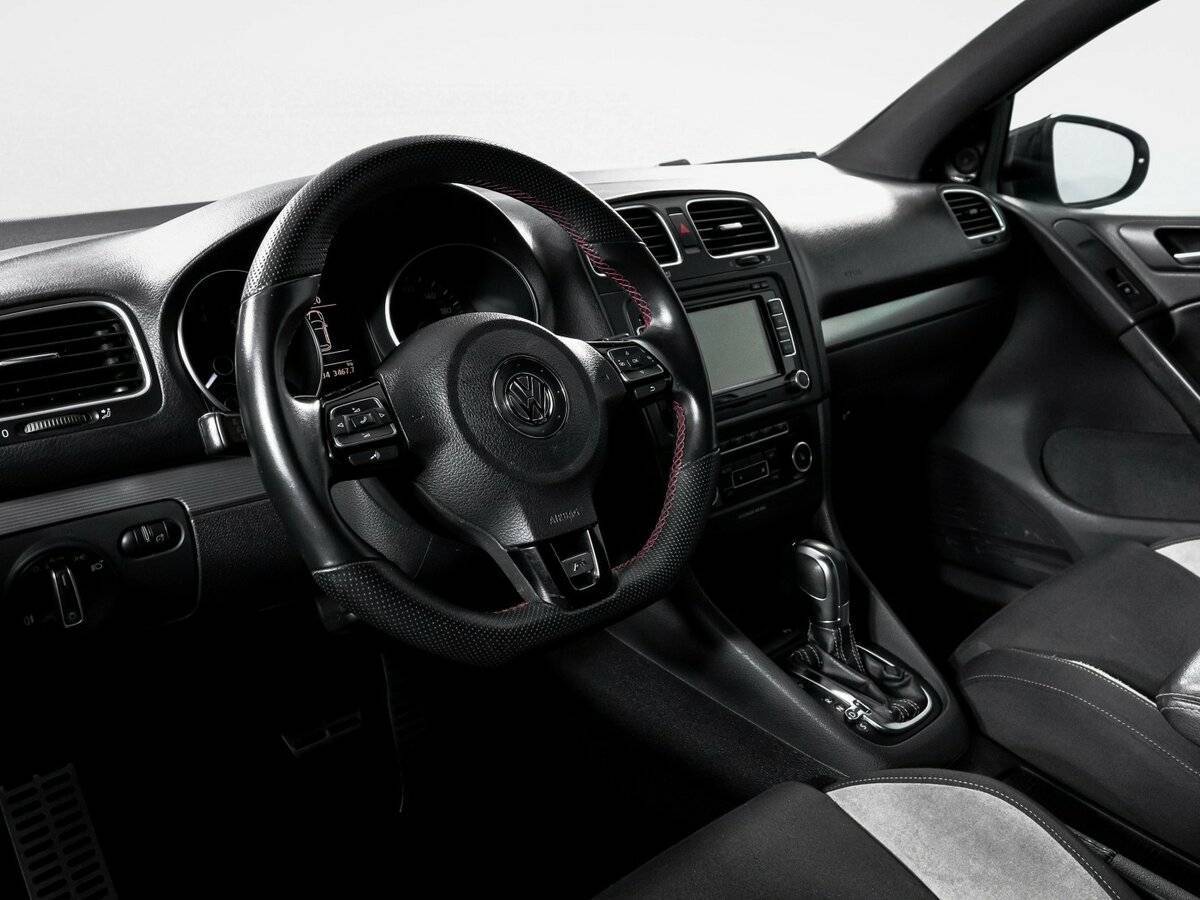 Volkswagen Golf R с пробегом — 2012 год. Фото: #13