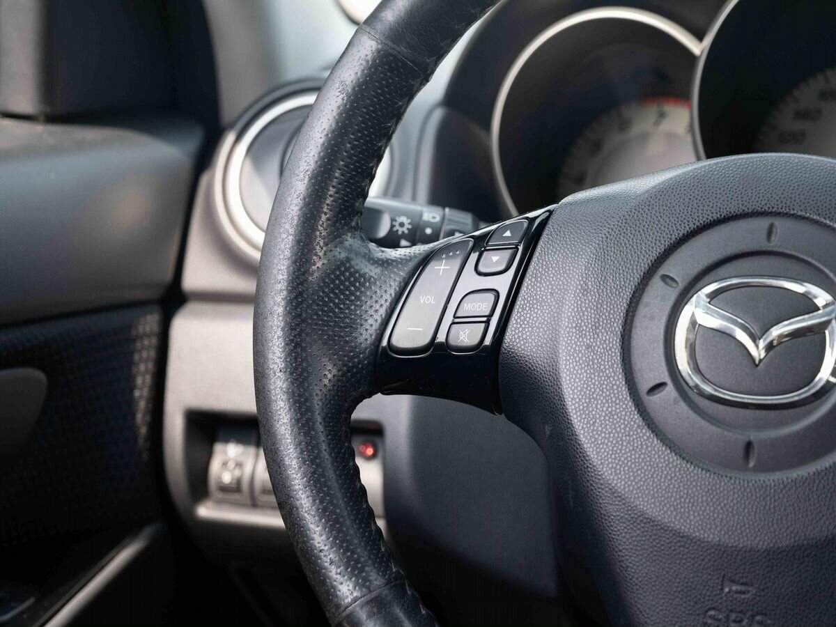 Mazda 3 с пробегом — 2008 год. Фото: #14