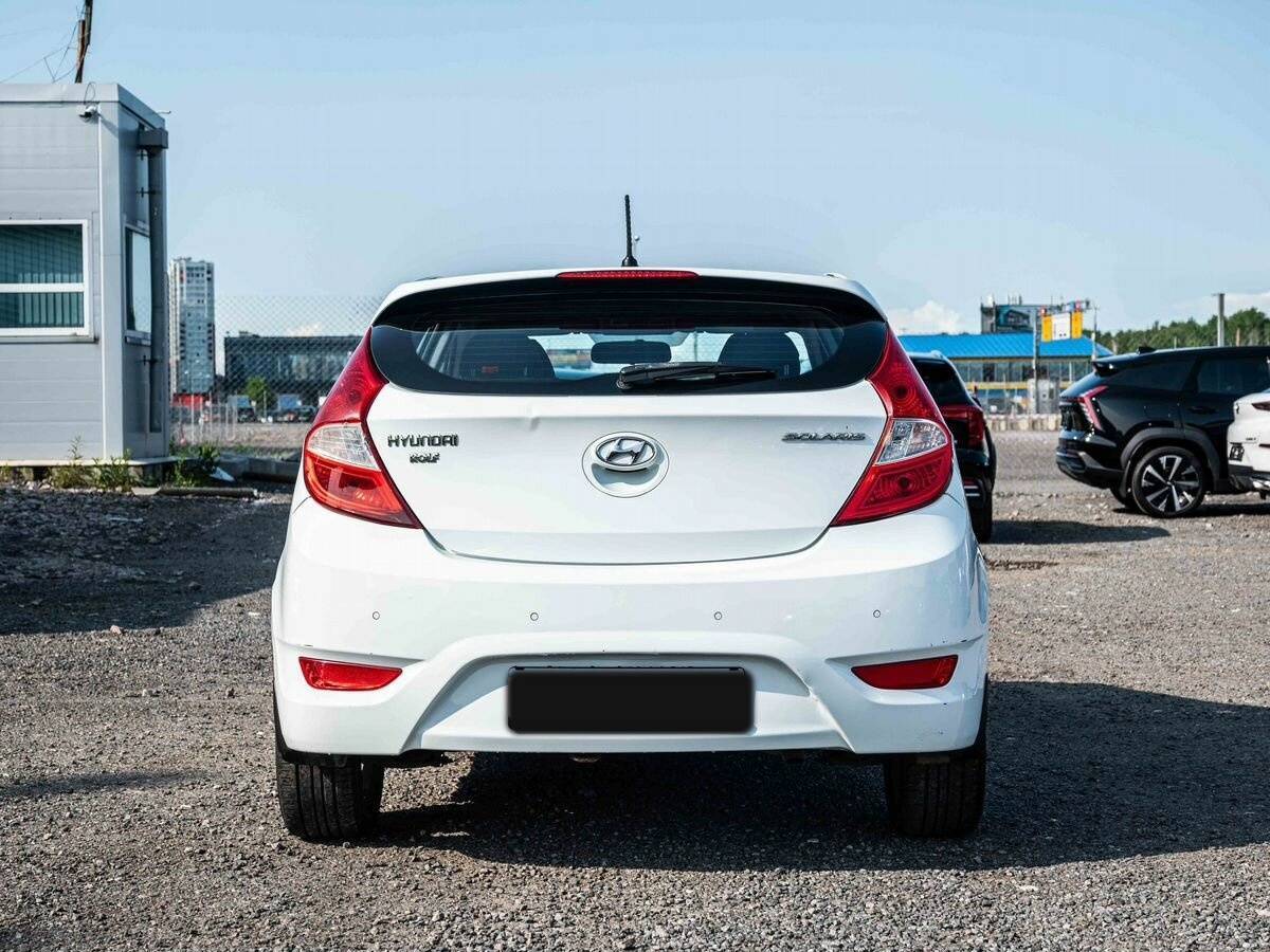 Hyundai Solaris с пробегом — 2014 год. Фото: #4