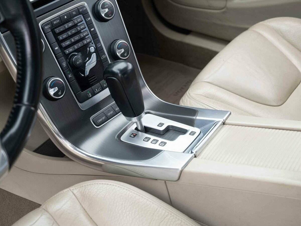 Volvo S60 с пробегом — 2011 год. Фото: #17