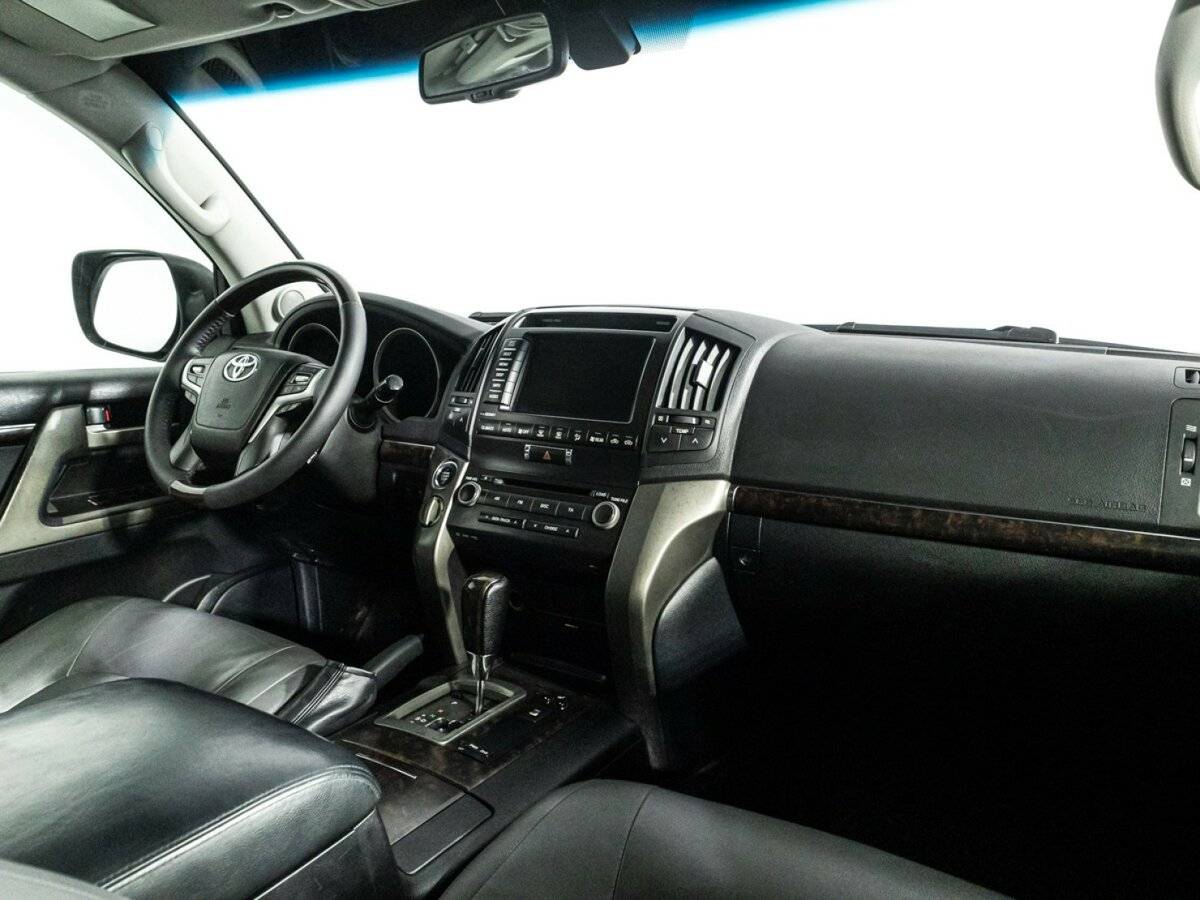Toyota Land Cruiser с пробегом — 2008 год. Фото: #8