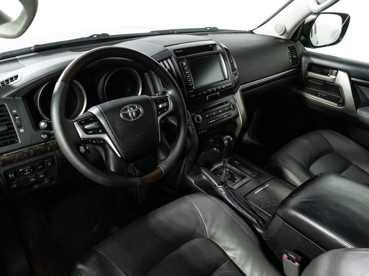 Toyota Land Cruiser с пробегом — 2008 год. Фото: #10