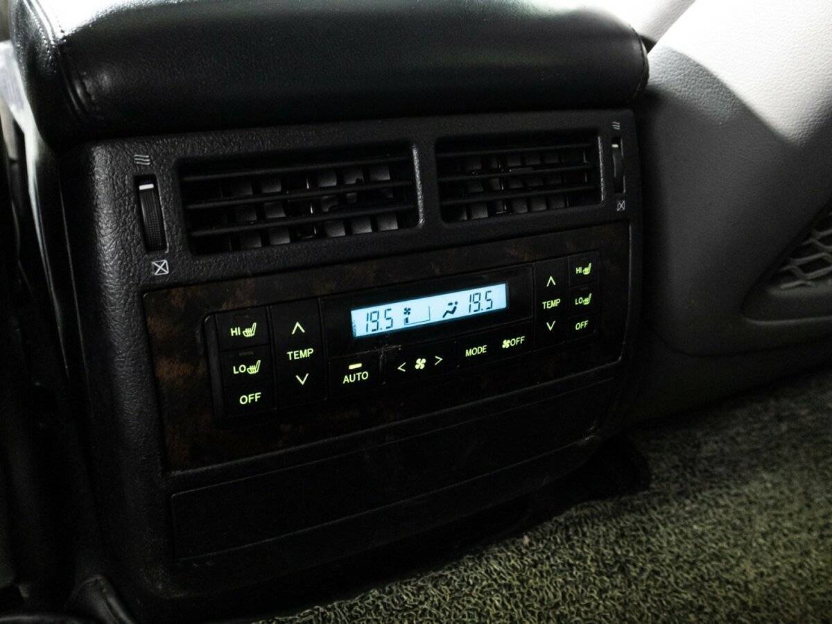 Toyota Land Cruiser с пробегом — 2008 год. Фото: #16