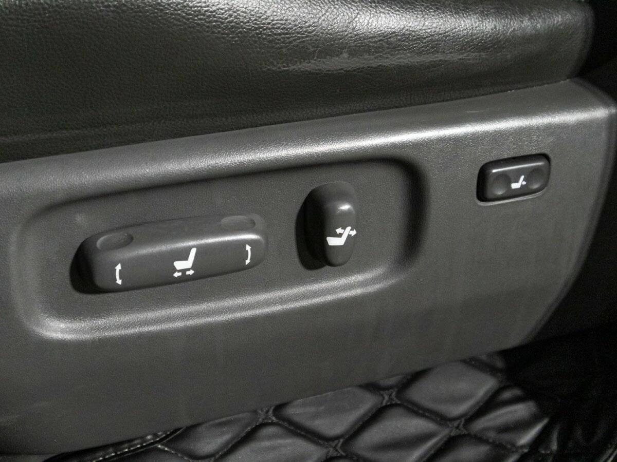 Toyota Land Cruiser с пробегом — 2008 год. Фото: #17