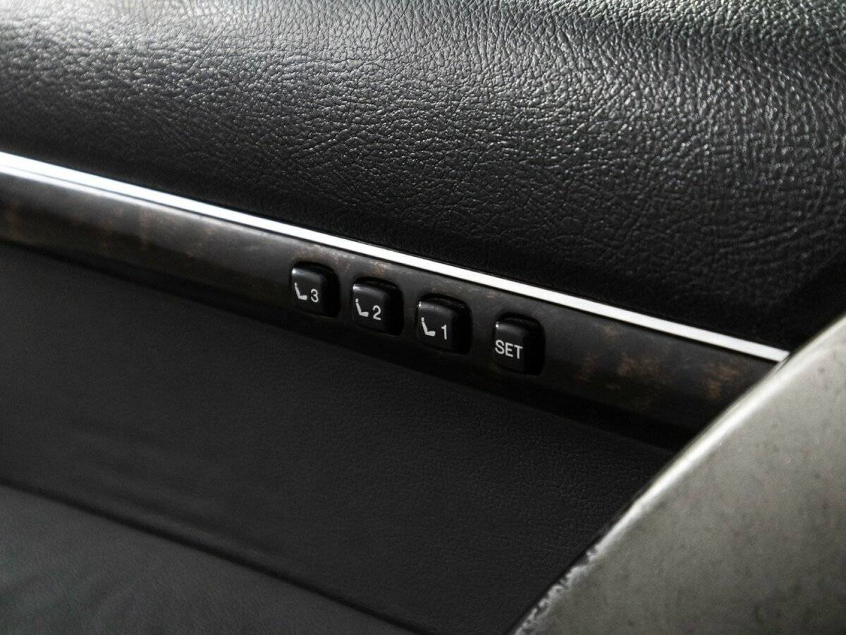 Toyota Land Cruiser с пробегом — 2008 год. Фото: #18