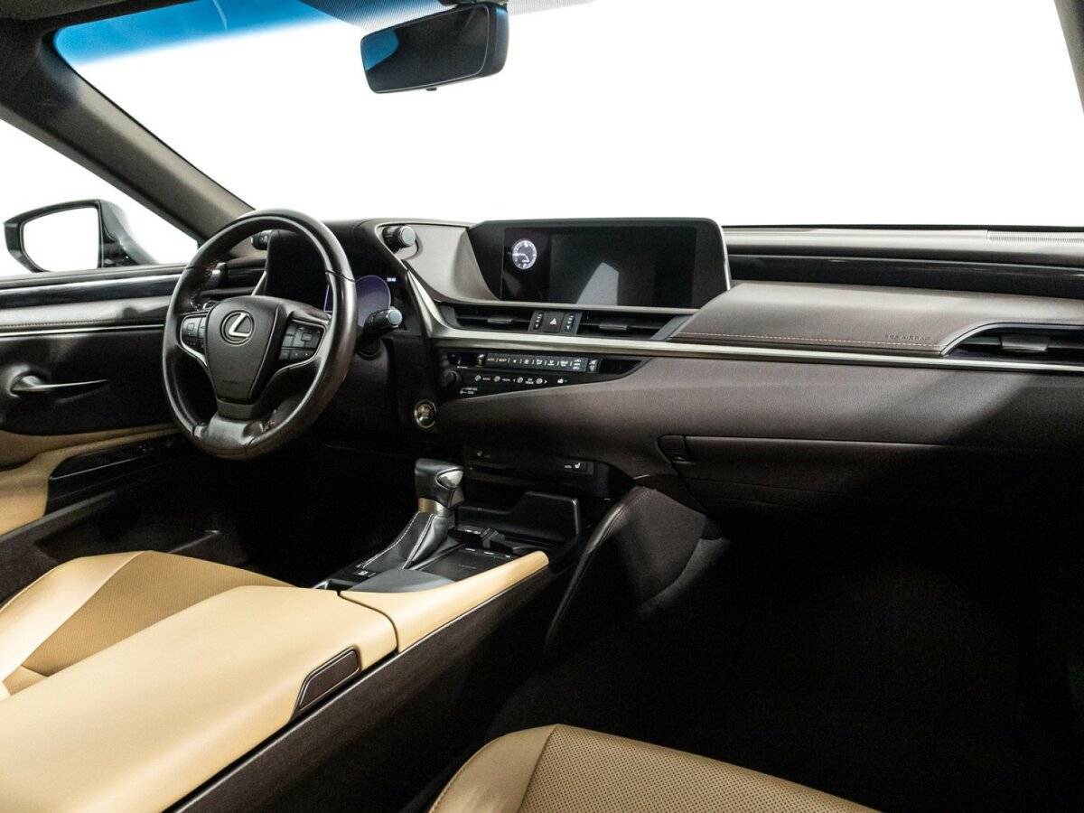 Lexus ES с пробегом — 2019 год. Фото: #8