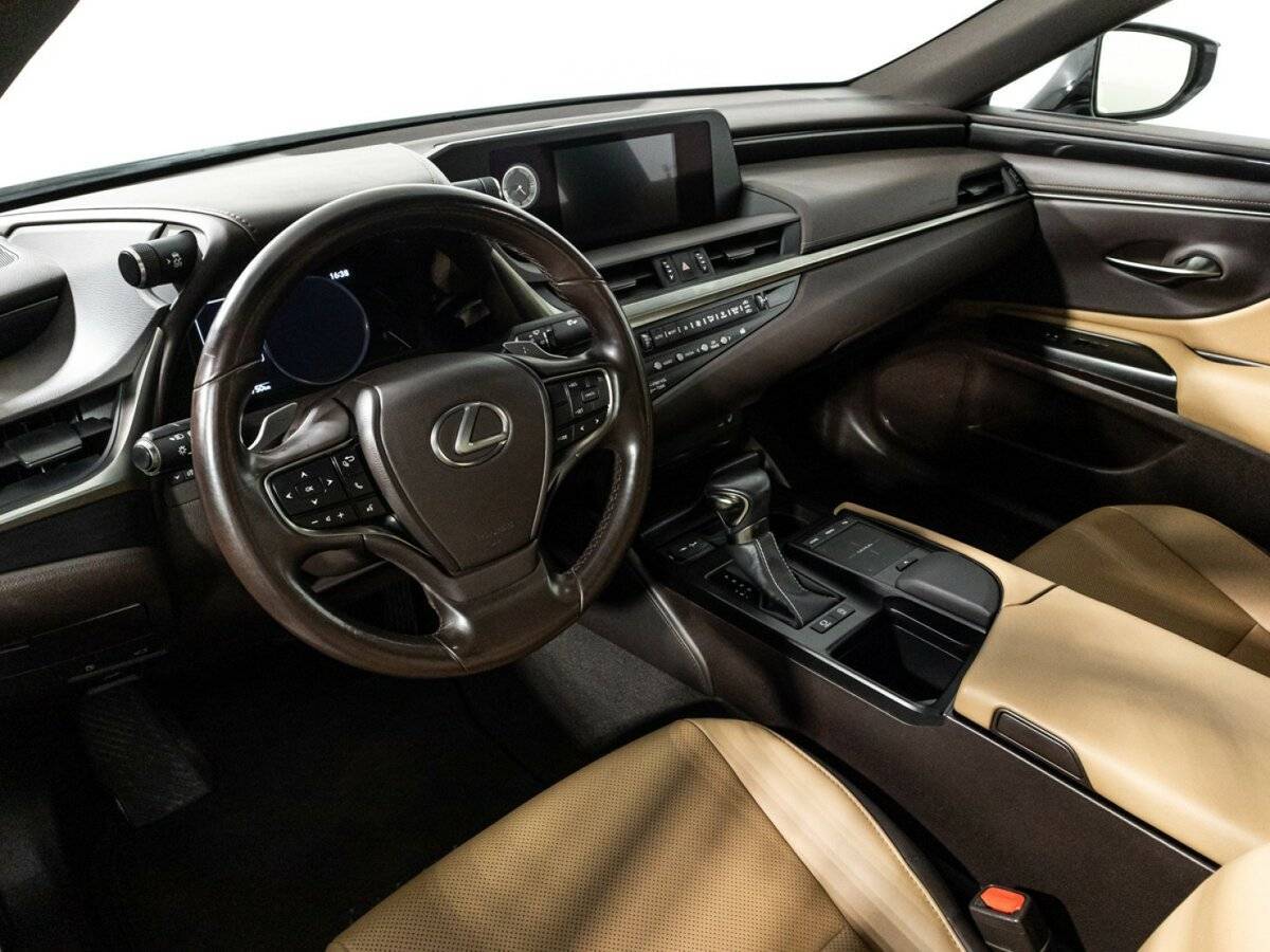 Lexus ES с пробегом — 2019 год. Фото: #10