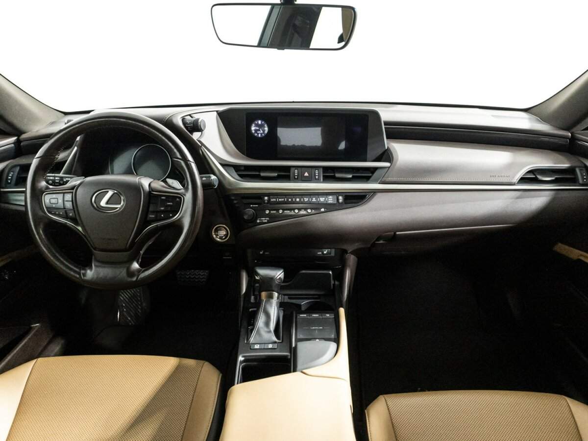 Lexus ES с пробегом — 2019 год. Фото: #12