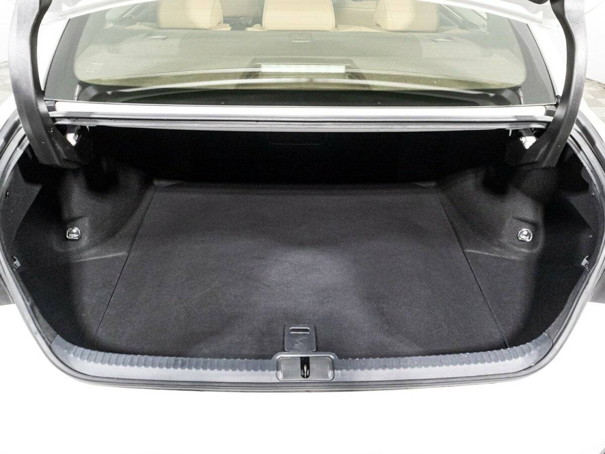 Lexus ES с пробегом — 2019 год. Фото: #14