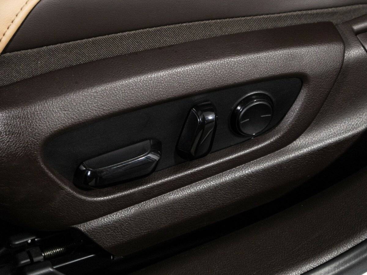 Lexus ES с пробегом — 2019 год. Фото: #15