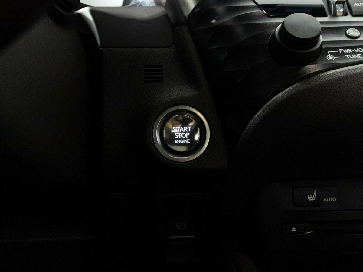 Lexus ES с пробегом — 2019 год. Фото: #17