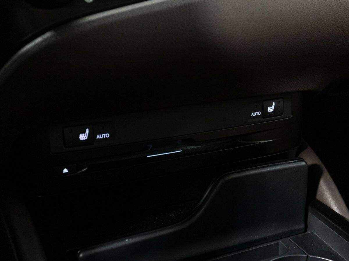 Lexus ES с пробегом — 2019 год. Фото: #22