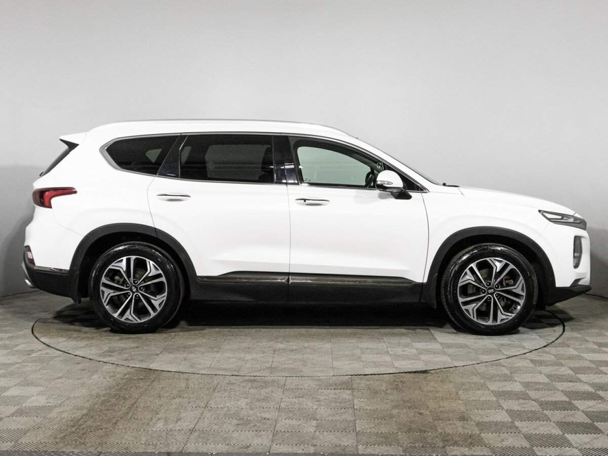 Hyundai Santa Fe с пробегом — 2019 год. Фото: #3