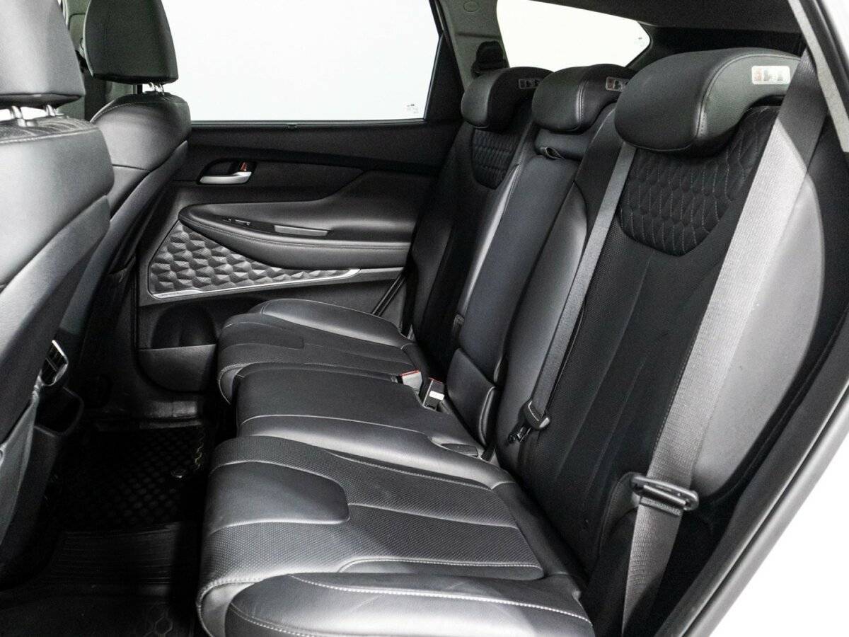 Hyundai Santa Fe с пробегом — 2019 год. Фото: #9