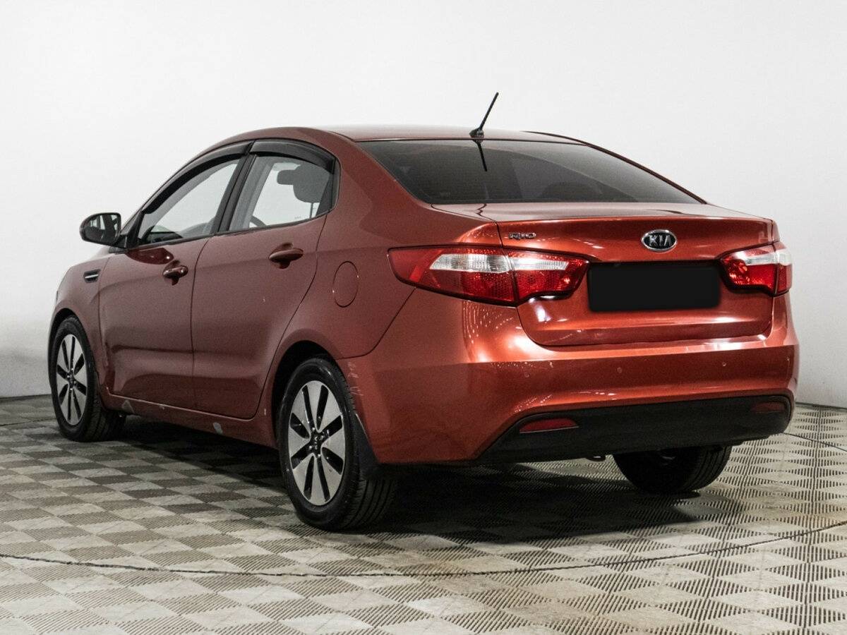 Kia Rio с пробегом — 2011 год. Фото: #6