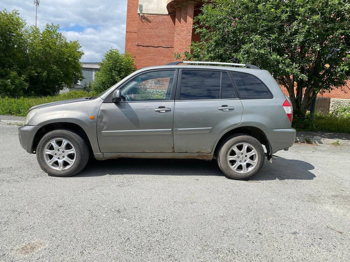 Chery Tiggo (T11) с пробегом — 2013 год. Фото: #4