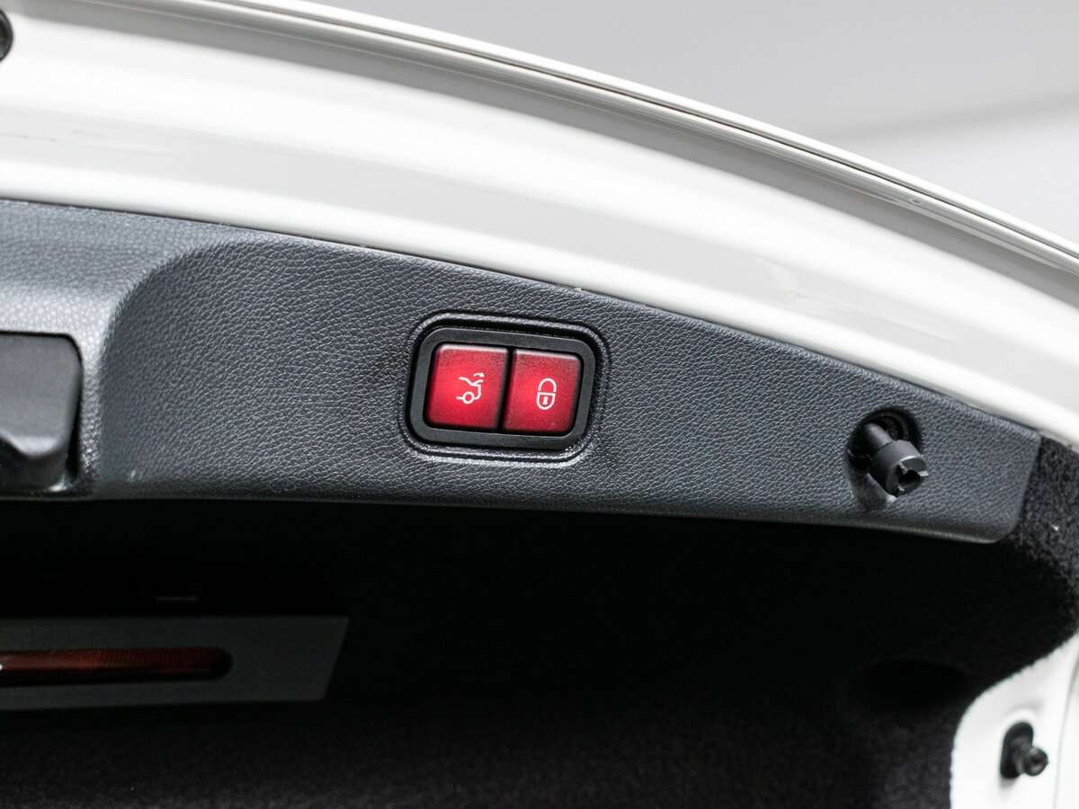 Mercedes-Benz E-Класс с пробегом — 2017 год. Фото: #9