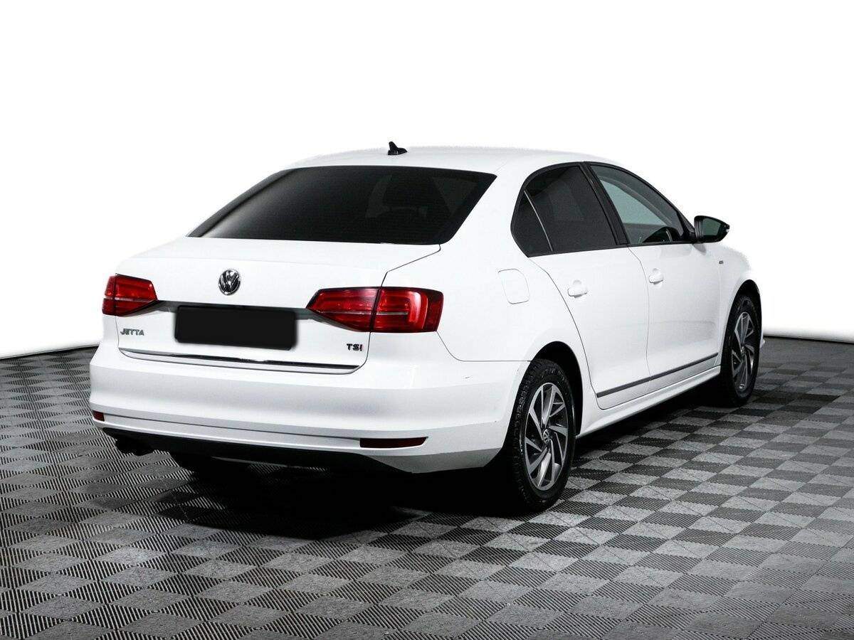 Volkswagen Jetta с пробегом — 2017 год. Фото: #4