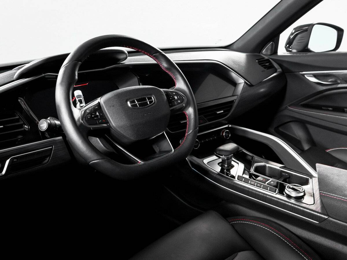 Geely Tugella с пробегом — 2023 год. Фото: #13