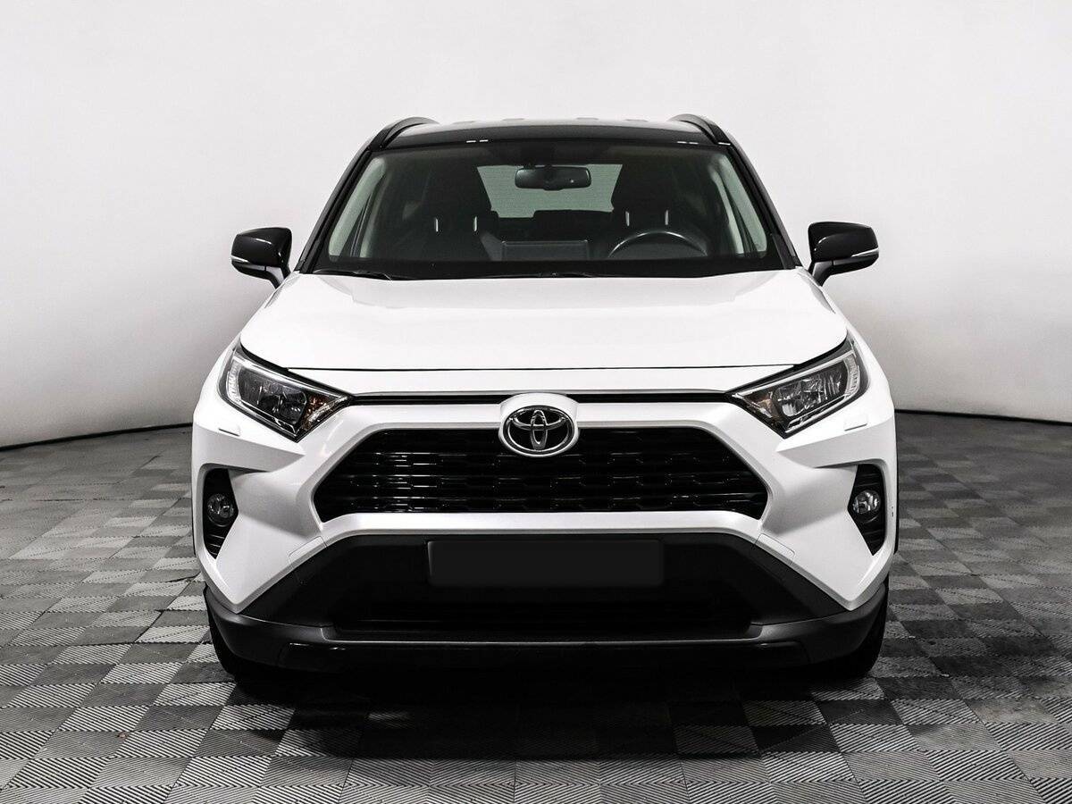 Toyota RAV4 с пробегом — 2021 год. Фото: #1