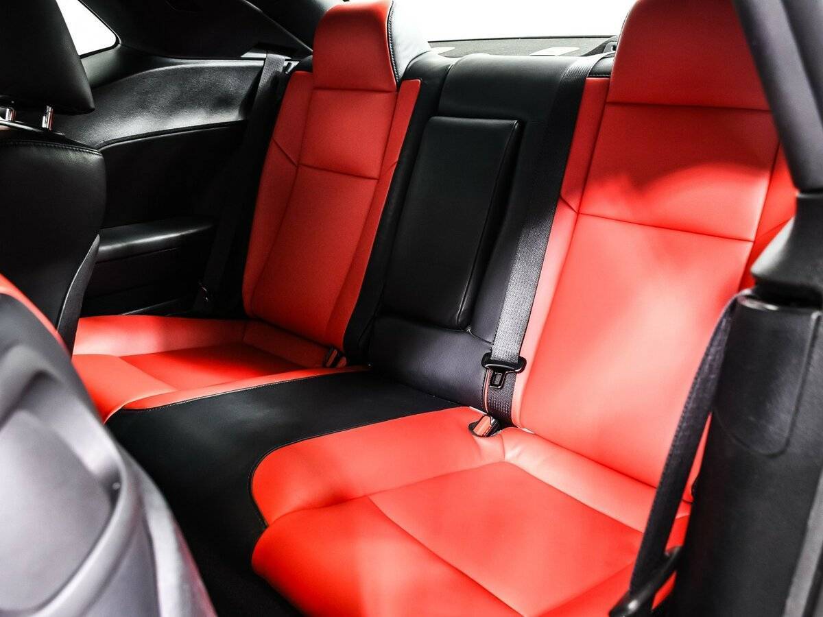 Dodge Challenger с пробегом — 2022 год. Фото: #10