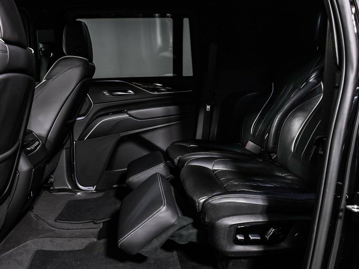 Cadillac Escalade с пробегом — 2022 год. Фото: #11