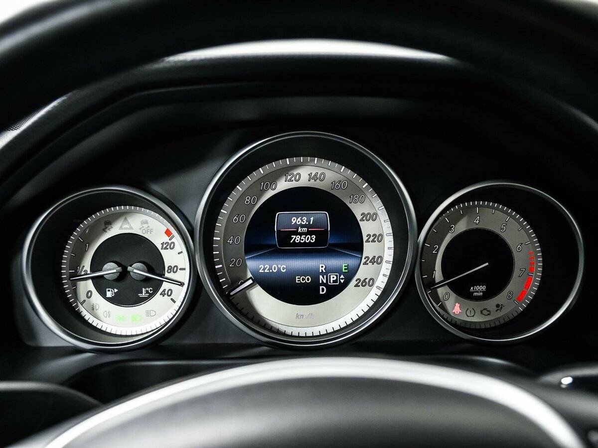 Mercedes-Benz E-Класс с пробегом — 2014 год. Фото: #9